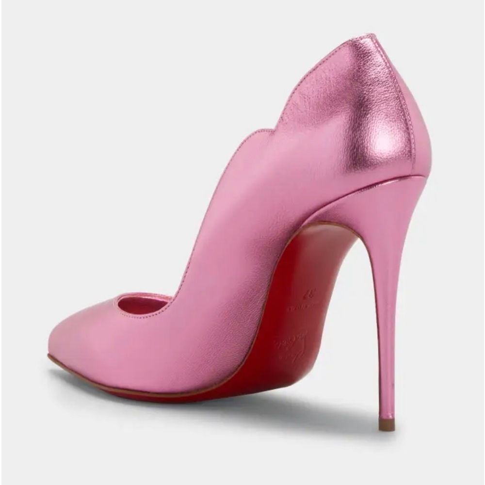 Christian Louboutin scalloped “ hot chick” shoe size 7 new never worn.
